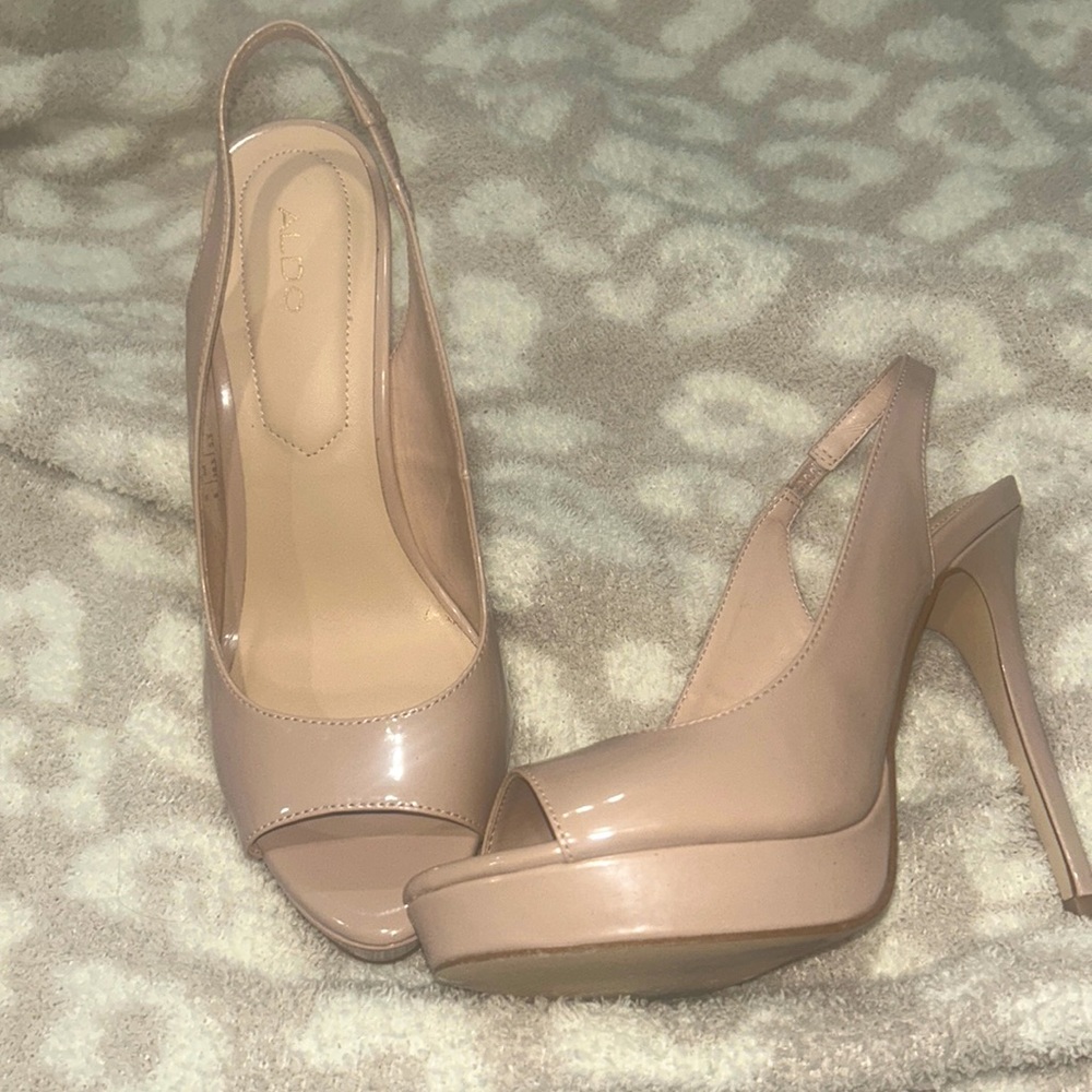 Never worn, 4 Inch heel - Picture 1 of 4